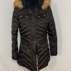 Laundry By Shelli Segal Black Puffer Coat with Faux Fur Trim Fits  Size 7petit.
